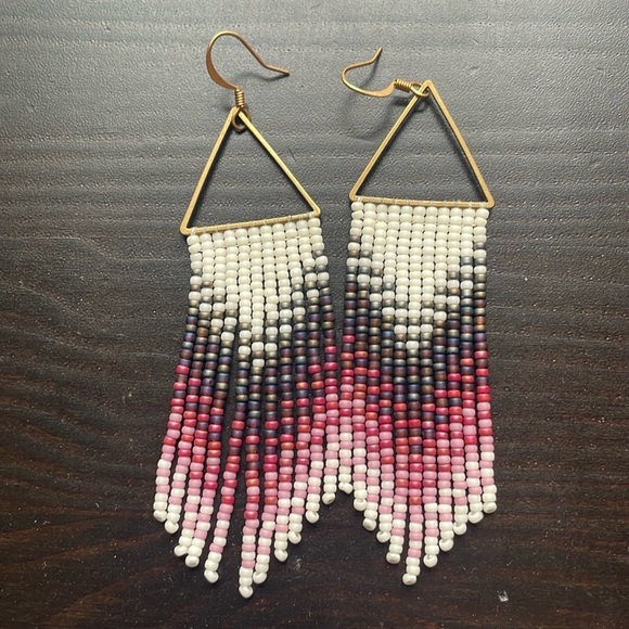 Beaded dangle earrings 🩷 - Picture 1 of 3